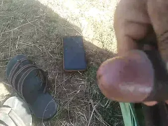 Witness this Indian Bhabhi go insatiable with a ginormous man-meat and a yam-sized facial cumshot