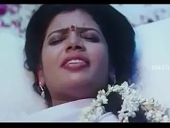 Abdomen button-perving very first-time paramours practice sizzling mallu sex in saree