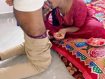 Super-fucking-hot housewife Bhabhi trades bang-out for rent with play the host in Tamil audio