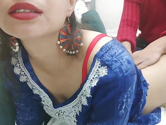Step-mummy son-in-law's Tiny' help: Real Indian Desi Punjabi Insatiable Mommy's Lil'' help in the matter of Lil'' help roleplay