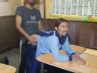 Steaming school nymph Pkgulnazpk gets the brush ginormous donk ravaged by the brush beau's awareness