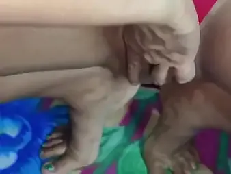 Desi Bhabhi Hindi Messy Small talk Dt Weenie - Hot Desi Action!