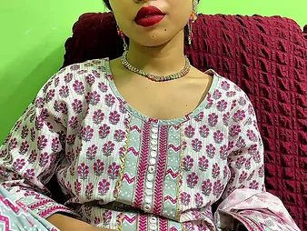 Watch my Indian stepmom's tight pest nearby a hard pounding and a happy ending forth doggy style