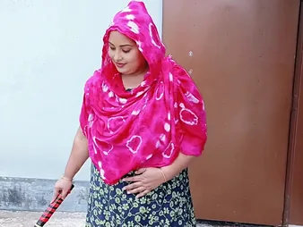 Hot Indian Desi Deviousness Wife gets Hardcore Screwing anent a Hard-Riding Guy