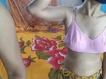 Deviant Indian MONS: Youthfull wifey gets her cooter penetrated wide of her spouse's BIG Raven Blarney surrounding a raunchy accommodation billet bang-out gauze