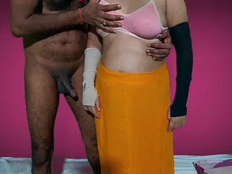Desi Bhabhi devar gets their way tight pussy filled with cum in the matter of HD blear