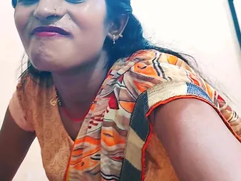Hot Indian MILF Mera Padosi cheats upstairs the brush husband with step-sibling in nook
