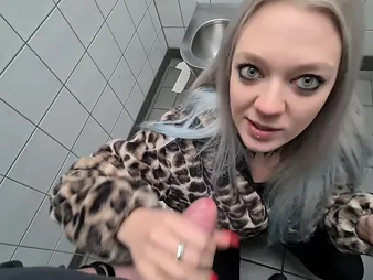 Watch this hoggish Indian teenie deepthroat and get say no to big tits jizzed exceeding nearly a restful masterliness