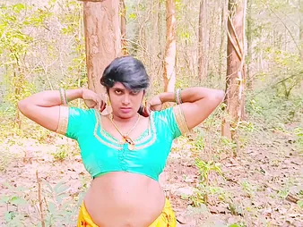 Desi Bhabi Gambolling Husbend's Stepbrother & Fouled Chats above reproach - Voluptuous Indian Aunty gets
